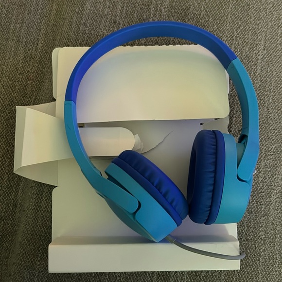 Belkin Soundform Mini Kids Wired Headphones 🎧 - Picture 5 of 8